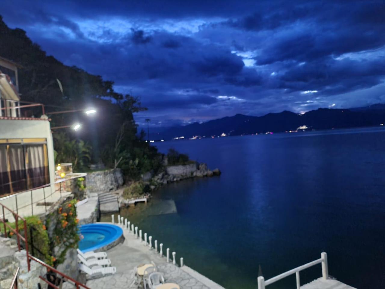 Hotel Restaurante La Villa De Los Dioses San Antonio Palopó エクステリア 写真