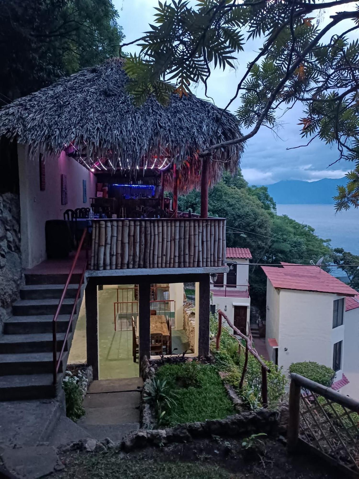 Hotel Restaurante La Villa De Los Dioses San Antonio Palopó エクステリア 写真